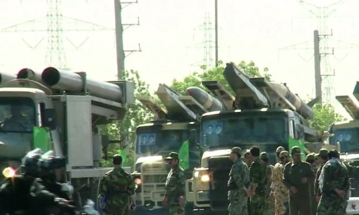 Iran Pamerkan Kekuatan Militer