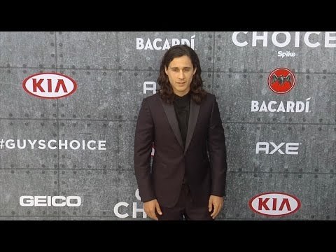 Peter Gadiot Guys Choice Awards 2015 Arrivals