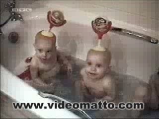 Serie di papere in bagno