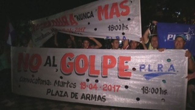 Opositores contra la reelección presidencial se manifiestan en Paraguay