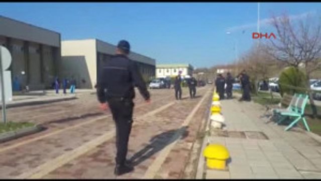 Elazığ Helikopter Şehitlerinin Cenazelerinin Beklendiği Fırat Üniversitesi Adlı Tıp Kurumundan...