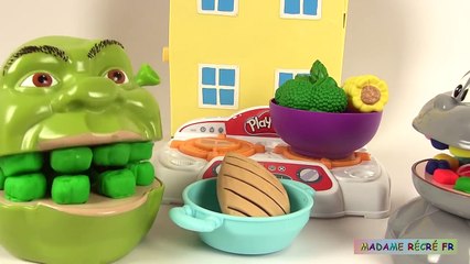 Shrek et le singe se disputent à cause d’une araignée ! Histoires de Jouets