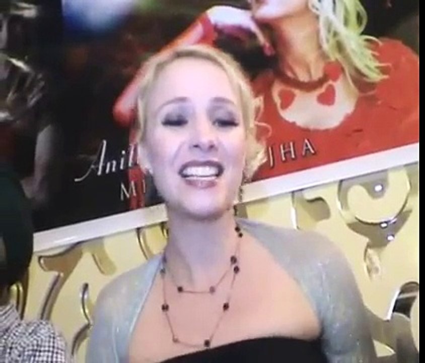 Anita Lerche Giving Best Wishes to Indian Cricket Team In Her Own Style