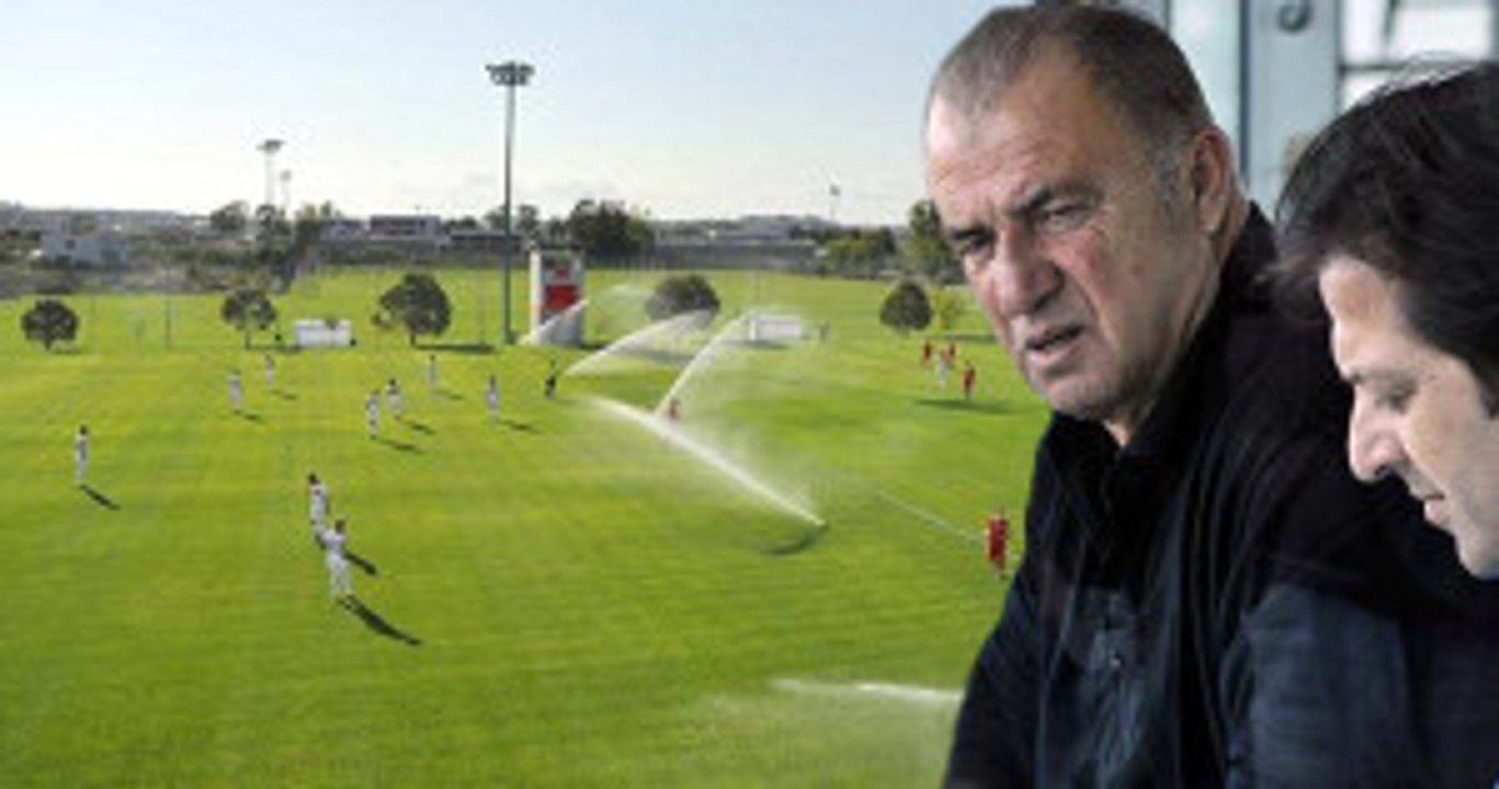 Fatih Terim'in İzlediği Maçta Sulama Sistemi Devreye Girince Futbolcular Islandı