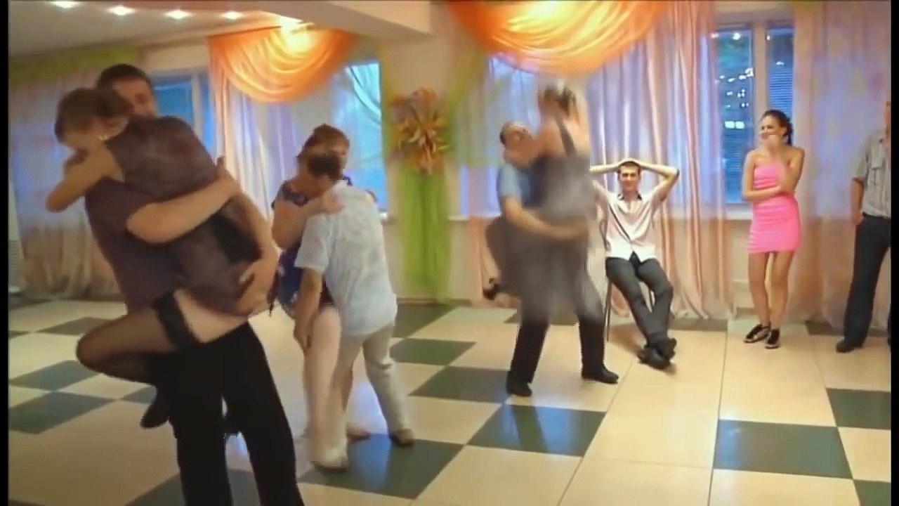 Funny Russian Wedding Games // DANCING SKIRTS OOPS - WEDDING CONTEST GAME