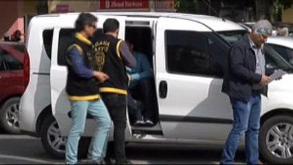 Pertçiyim" Diye Aradığı Vatandaşların Hem Parası Hem Arabasını Aldı