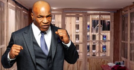 Ünlü Boksör Mike Tyson, Malikanesinde Güvercin Besliyor
