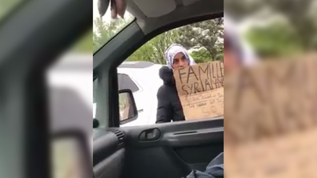 Une mendiante se fait passer pour une Syrienne en faisant la manche