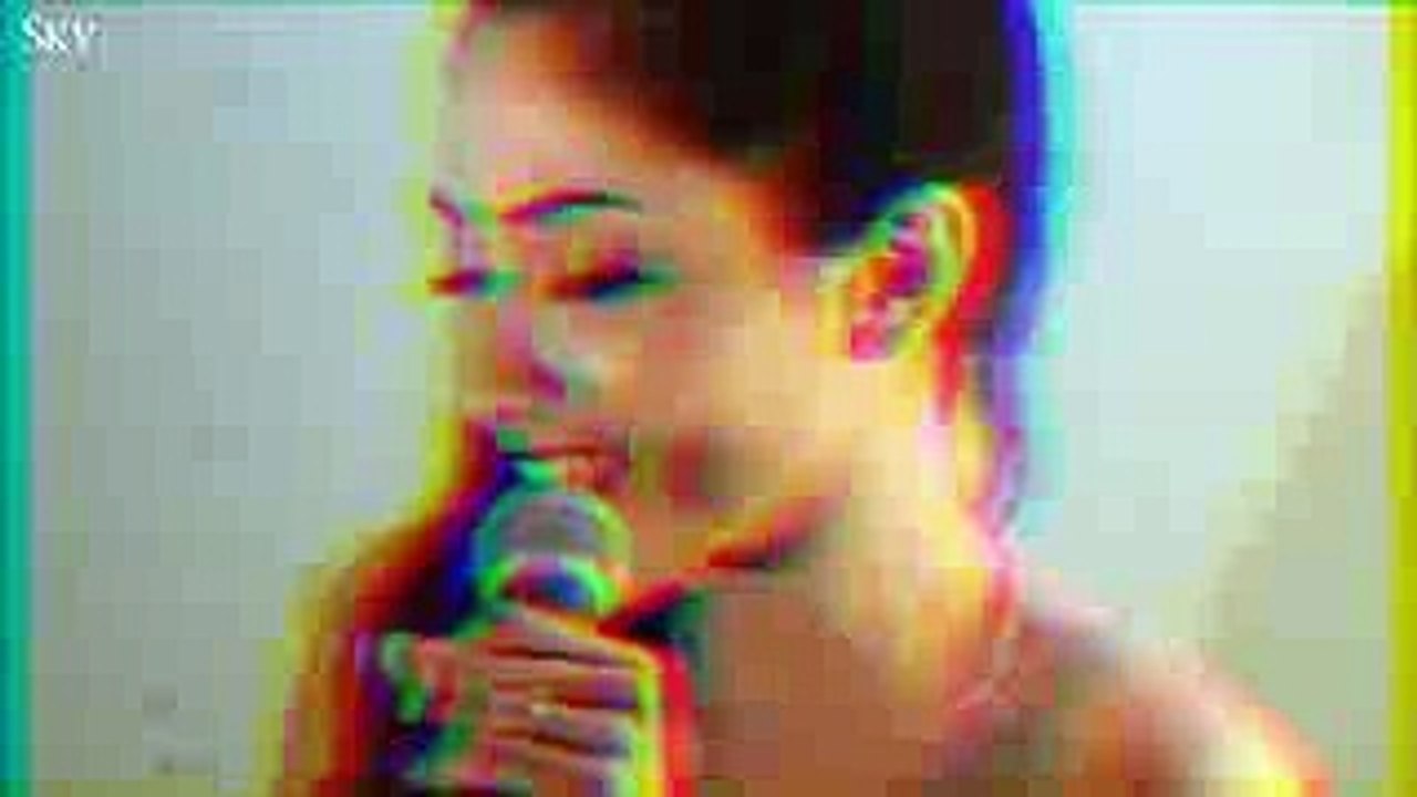 Aise Na Mujhe Tum Dekho Seene Se laga Lungi - Suprabha KV - femail new video song update 2017