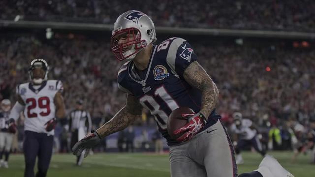 Aaron Hernandez found hanged in prison cell