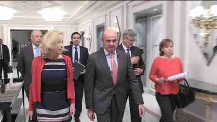 De Guindos afirma que lo peor para la banca es que la economía deje de crecer