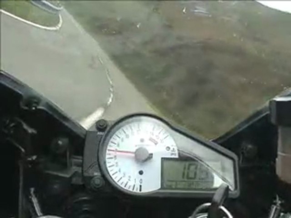 gsxr 750 en montagne pays basque espagnol