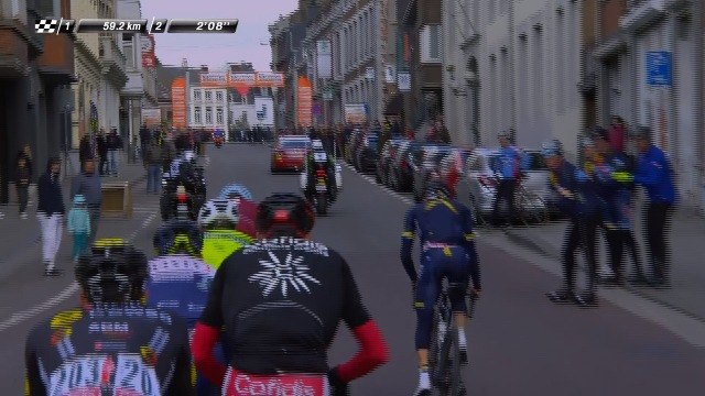 1er passage dans le Mur de Huy - La Flèche Wallonne 2017