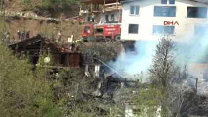 Artvin Ortaköy'de Yangın 6 Binadaki 14 Daire Yandı