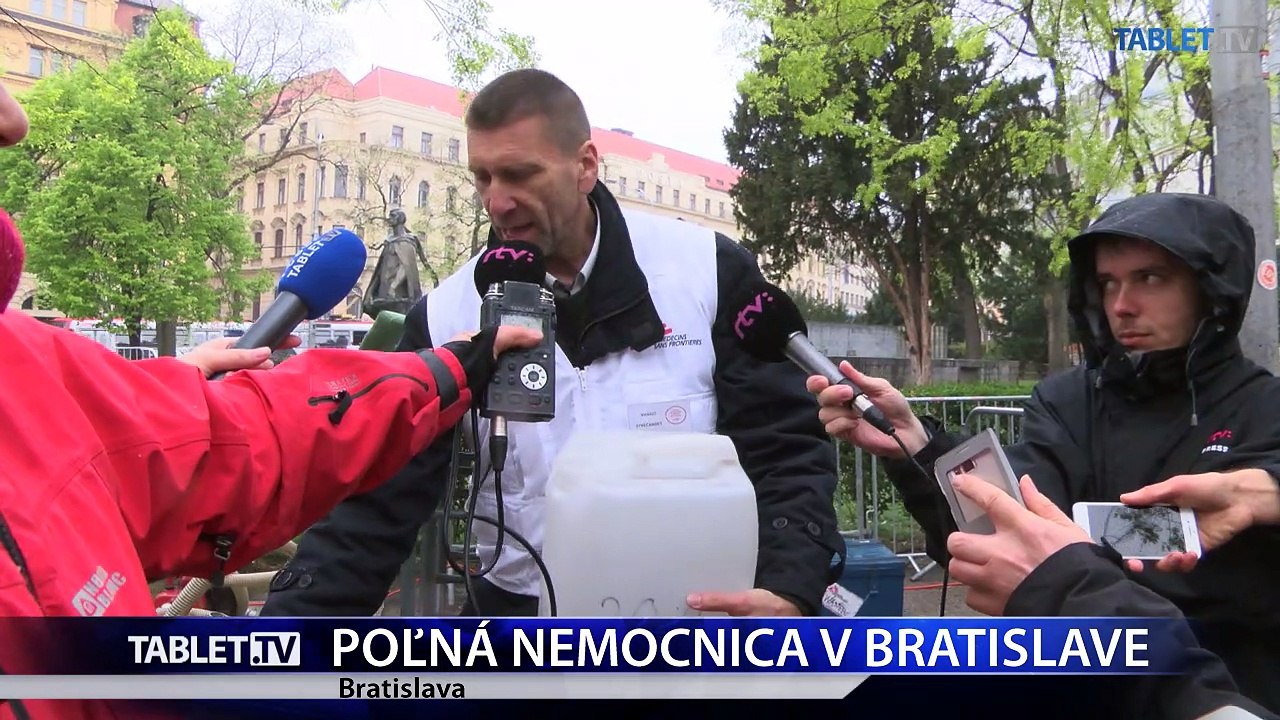 Lekári bez hraníc otvorili poľnú nemocnicu v centre Bratislavy
