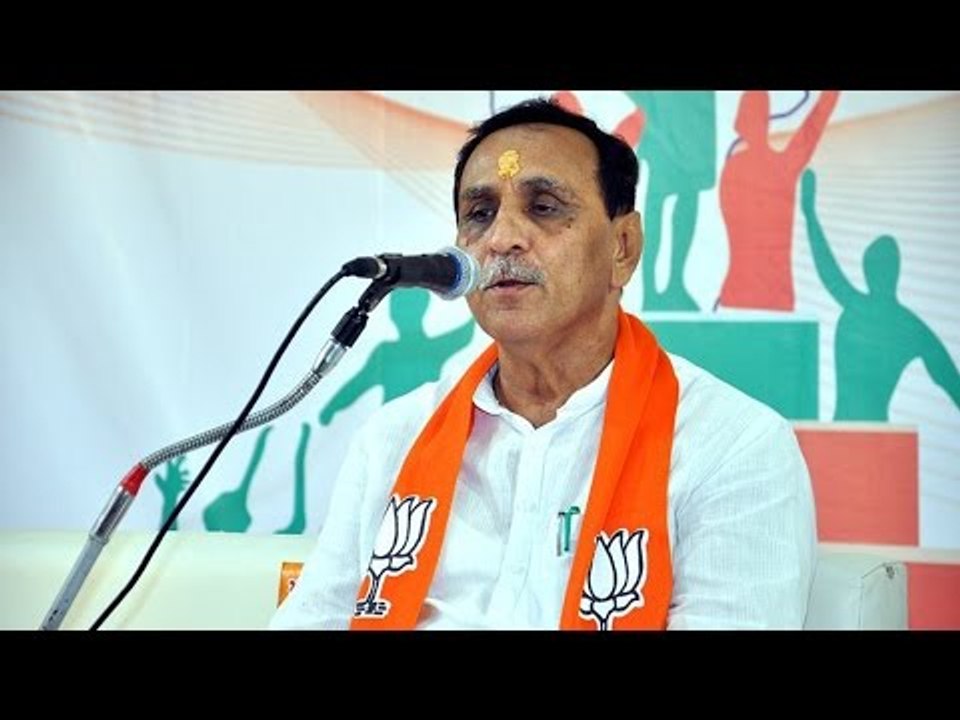 Vijay Rupani to be the next CM of Gujarat, Nitin Patel to be Deputy CM | Oneindia News