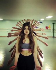 Bu videoda Kaç Tane El Var