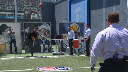 Can Patrick Mahomes throw faster than David Carr?