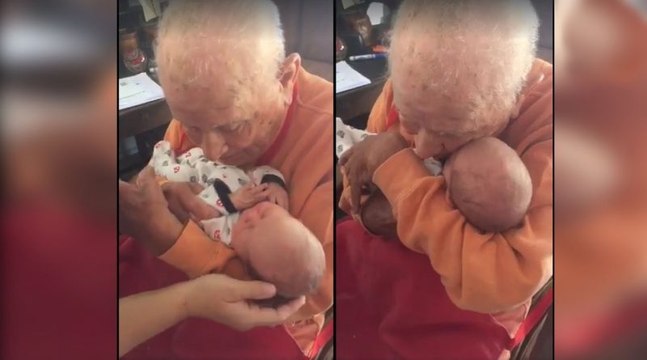 Ce papy de 105 ans fait connaissance avec son arrière petit-fils de 5 jours...Adorable !