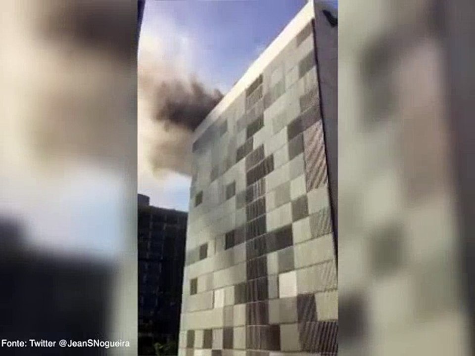 Prédio Vale pegando fogo 1