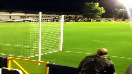 Funny Videos - Funny Clips - Goalkeeper Headed vice og 30m from close range