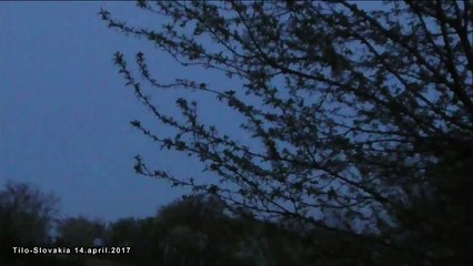 UFO καταγράφηκε να κινείται στον νυχτερινό ουρανό της Βραζιλίας ενώ άλλαζε σχήματα!