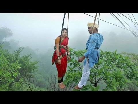 Maharashtra couple ties knot at 600 feet | Oneindia News