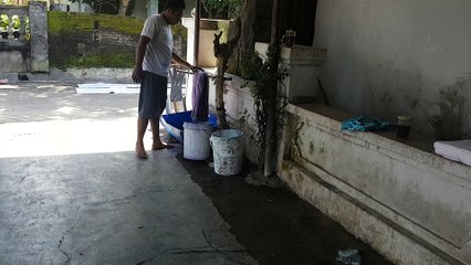 Pembuatan batik cap untuk seragam sekolah dan sejenisnya