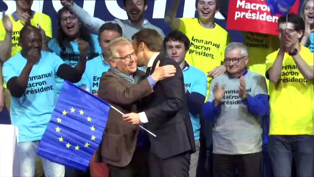 Macron s'affiche avec Le Drian et Cohn-Bendit à Nantes