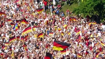 DIE 18 UNGLAUBLICHSTEN FUßBALL TORE DER WELT! - Kojo