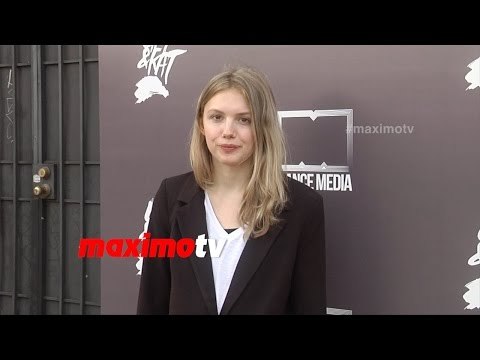 Hannah Murray Lily & Kat Los Angeles Premiere Red Carpet - Exclusive!
