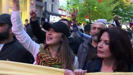 Poder electoral turco niega anular referéndum y siguen marchas
