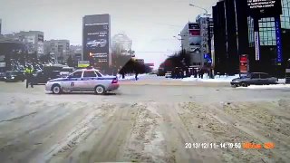 Car Accidents Russian Car Carrier Gets Into Accident W [360]