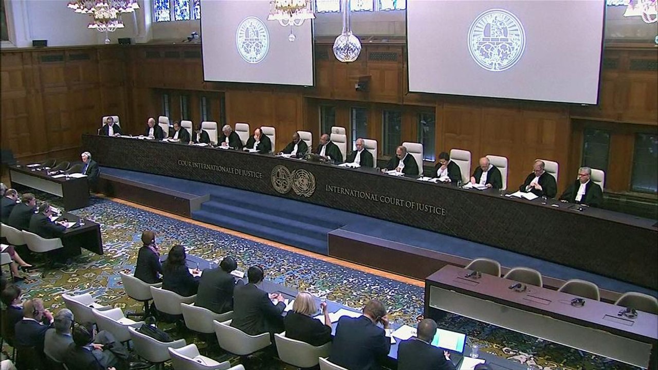 Международный суд ООН обязал РФ соблюдать права...