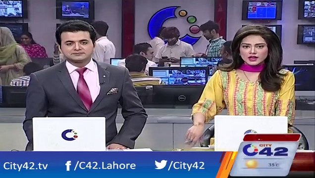 Banners on Mall Road In Favor Of Imran Khan