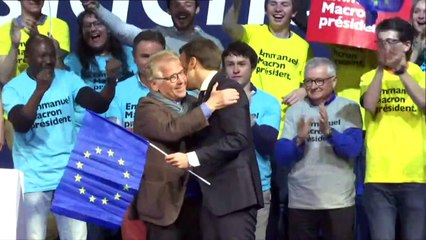 Macron s'affiche avec Le Drian et Cohn-Bendit à Nantes