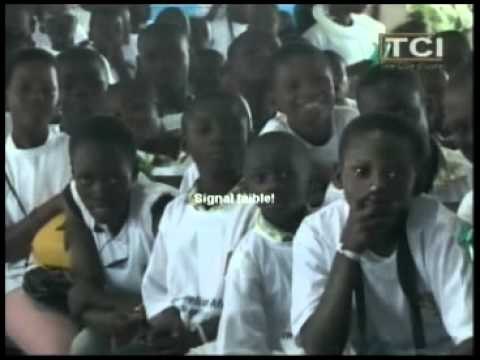 21ème journée de l'Enfant Africain - Mme Ouattara communie avec les enfants à Koumassi