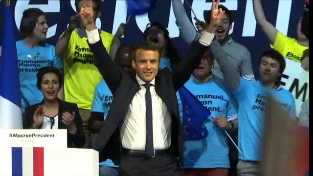 Macron s'affiche avec Le Drian et Cohn-Bendit à Nantes