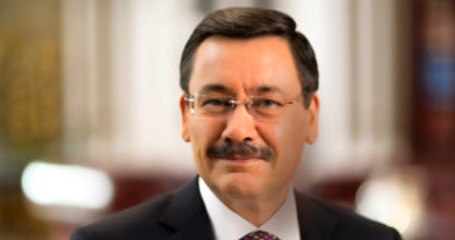 Gökçek'ten Takipçisine Sert Tepki: Gezi Zekalı Laf Olsun Diye Yazma Ayıp!