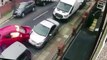 Angleterre: Une voiture percute à grande vitesse plusieurs véhicules - Découvrez les images impressionnantes de l'accide