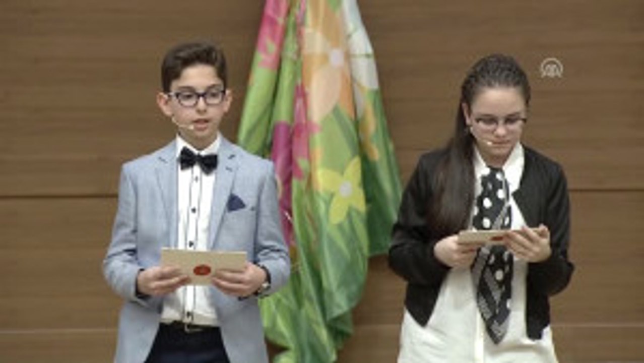 Cumhurbaşkanı Erdoğan, TRT'nin Hazırlamış Olduğu "15 Temmuz" Şarkısının Klibini Izledi