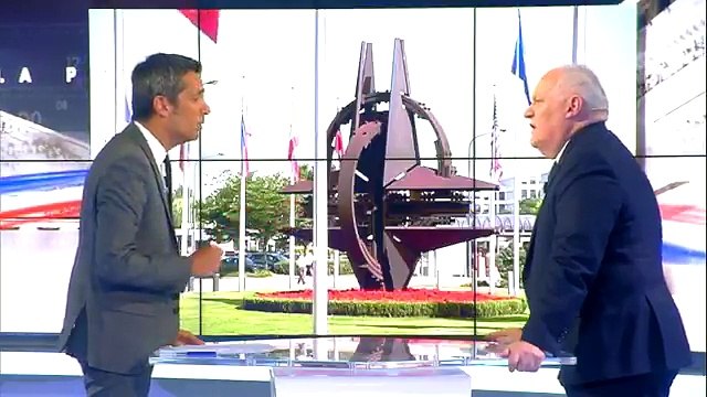 François Asselineau s'enerve face à Olivier Galzi après une question sur les porte-avions ! - Regardez