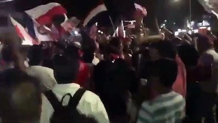 Aficionados de las CHIVAS CELEBRAN EL CAMPONATO de la COPA MX en la Minerva 2017