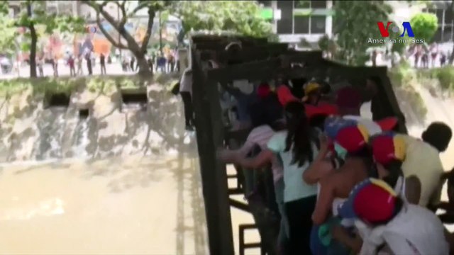 Venezuela’da Maduro Karşıtı Gösteriler Sertleşiyor