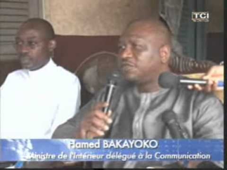 le Ministre Hamed bakayoko et Mme Anne Ouloto on rendu visite aux familles des femmes martyr