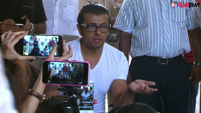 Sonu Nigam Azaan Tweet: Anupam Kher TWEETS on Sonu's Issue | FilmiBeat