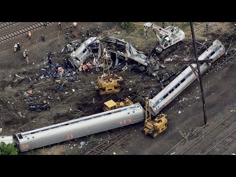 Italian passenger trains collide head on , 10 reported dead till now | Oneindia News