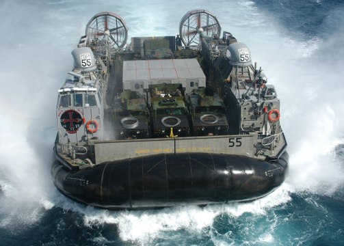 Anphibious Operations with Landing Craft Air Cushion LCAC