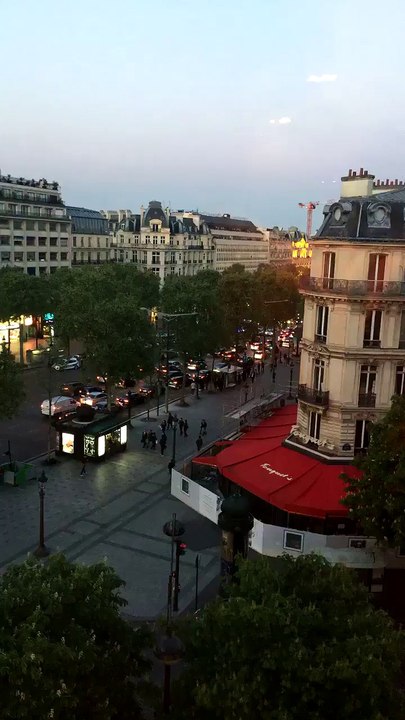 Fusillade Champs- Elysées : Deux policiers grièvement blessés par des coups de feu - Un homme blessé par des tirs de rip