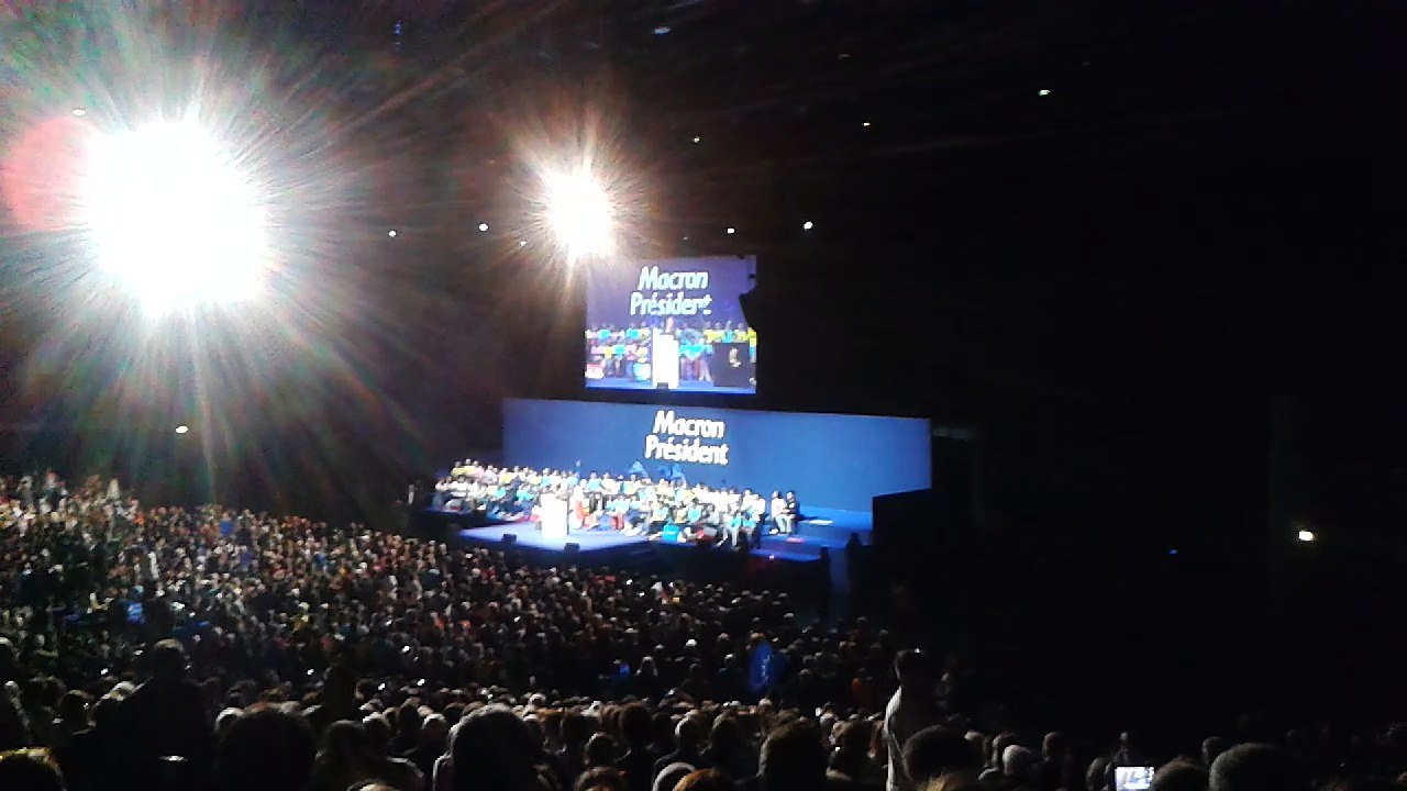 macron3